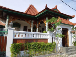 Rumah Jawa Guest House (Syariah)